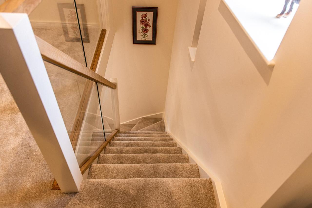 The Stable Apartment Canterbury Bagian luar foto