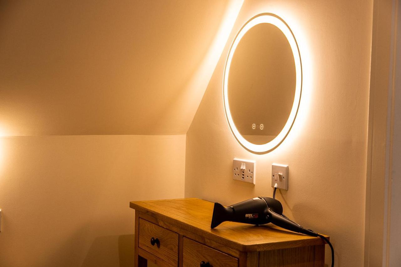 The Stable Apartment Canterbury Bagian luar foto